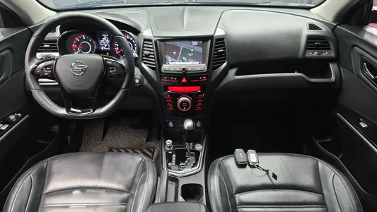 KG Mobility Tivoli LX 2WD 2016 7