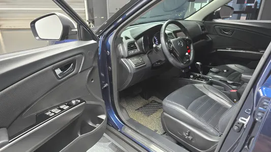 KG Mobility Tivoli LX 2WD 2016 10