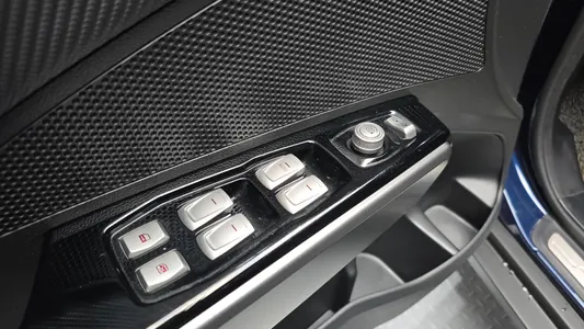 KG Mobility Tivoli LX 2WD 2016 29