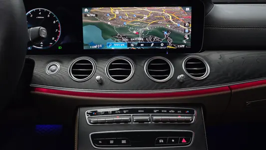 Mercedes-Benz E-Class W213 E250 AMG Line 2023 14