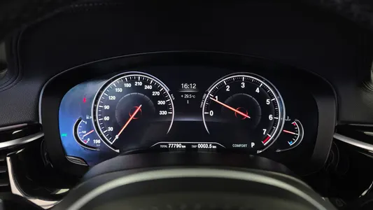 BMW 5 Series (G30) 530i M 2018 8