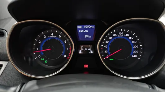 Hyundai MD M16 GDI 2013 8