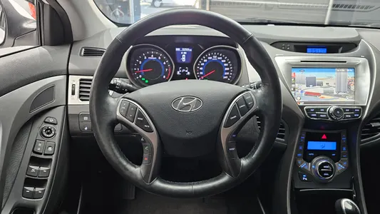 Hyundai MD M16 GDI 2013 17