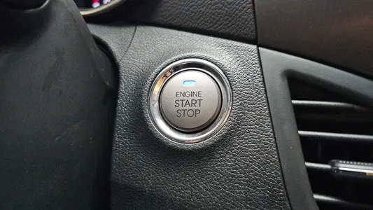 Hyundai MD M16 GDI 2013 24
