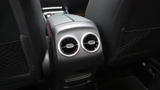 Mercedes-Benz GLA-Class H247 GLA250 4MATIC 2022 33