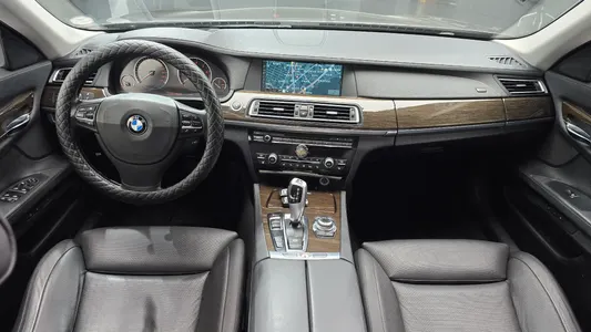 BMW 7 Series (F01) 740Li 2012 7