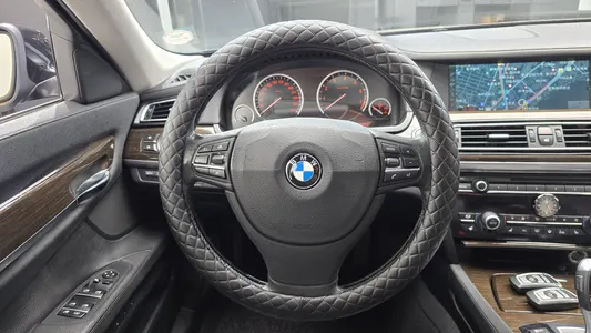 BMW 7 Series (F01) 740Li 2012 13