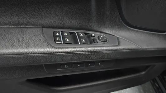 BMW 7 Series (F01) 740Li 2012 28