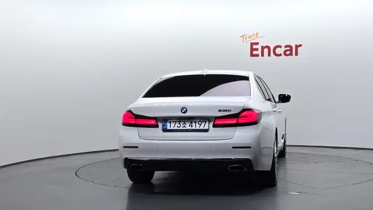 BMW 5 Series (G30) 520i 2021 4