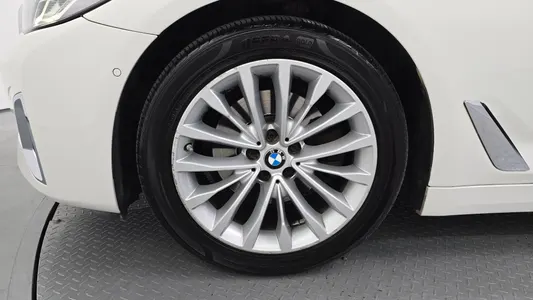 BMW 5 Series (G30) 520i 2021 5