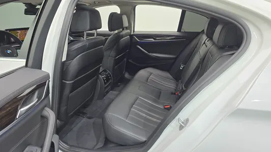 BMW 5 Series (G30) 520i 2021 11