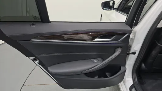 BMW 5 Series (G30) 520i 2021 25