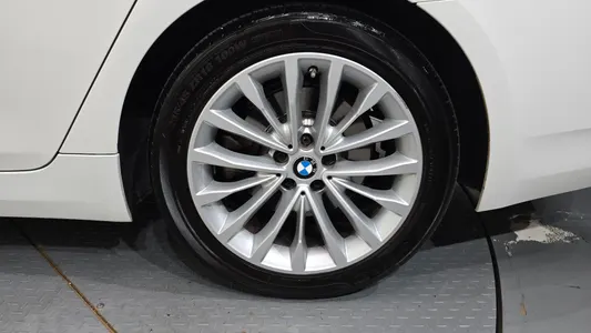 BMW 5 Series (G30) 520i 2021 21