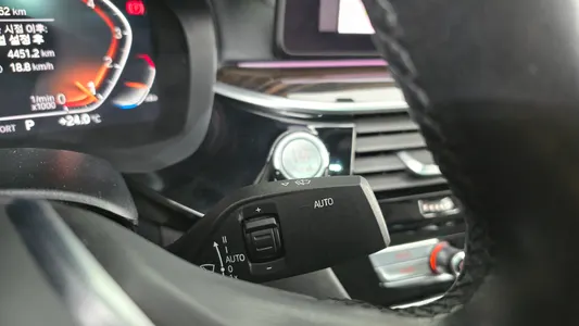 BMW 5 Series (G30) 520i 2021 28