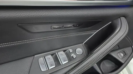 BMW 5 Series (G30) 520i 2021 29