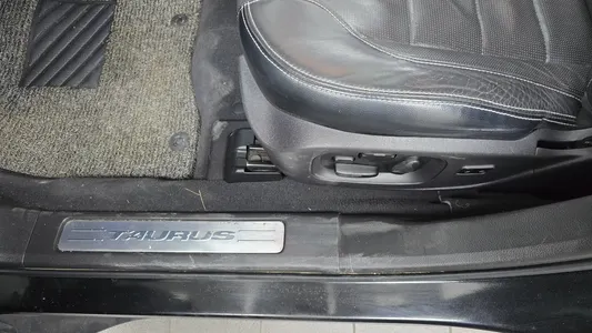 Ford 토러스 3.5 Limited 2010 29