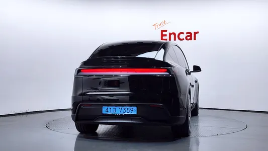 Tesla Y L AWD 2026 4