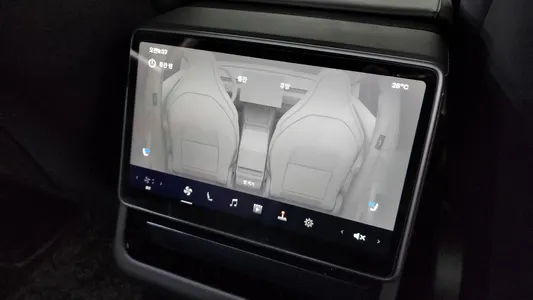 Tesla Y L AWD 2026 15