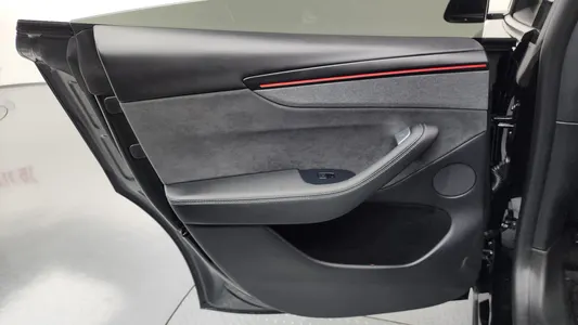 Tesla Y L AWD 2026 25