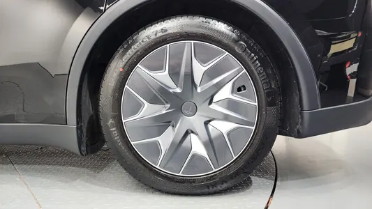 Tesla Y L AWD 2026 21