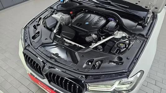 BMW 5 Series (G30) 523d M 2023 6