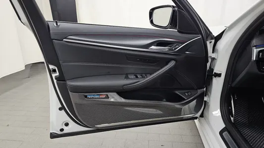BMW 5 Series (G30) 523d M 2023 24