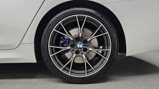 BMW 5 Series (G30) 523d M 2023 21