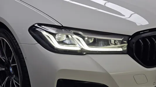 BMW 5 Series (G30) 523d M 2023 22
