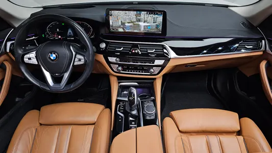 BMW 5 Series (G30) 520i 2022 6
