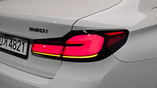 BMW 5 Series (G30) 520i 2022 23
