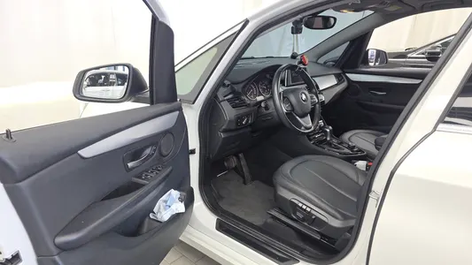 BMW 2 Series Tourer (F45) 2018 10