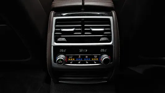 BMW 7 Series (G11) 740d xDrive M 2018 35