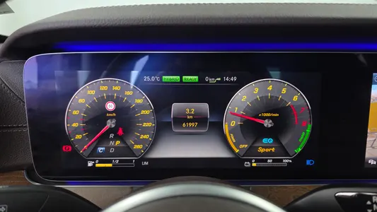 Mercedes-Benz E-Class W213 E300e 2019 8
