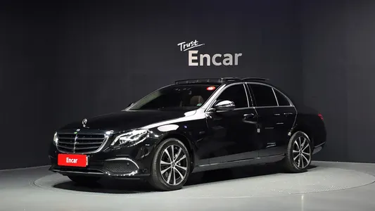 Mercedes-Benz E-Class W213 E300e 2019