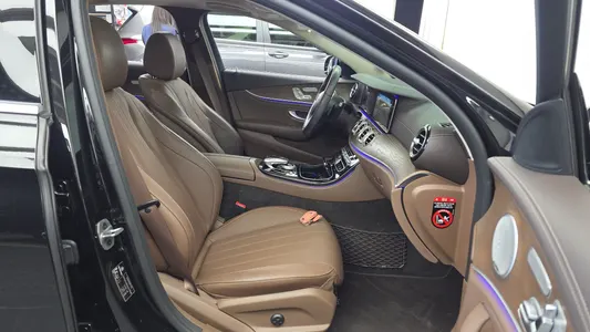 Mercedes-Benz E-Class W213 E300e 2019 11