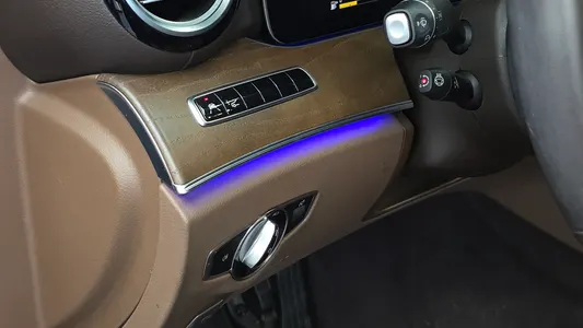 Mercedes-Benz E-Class W213 E300e 2019 17
