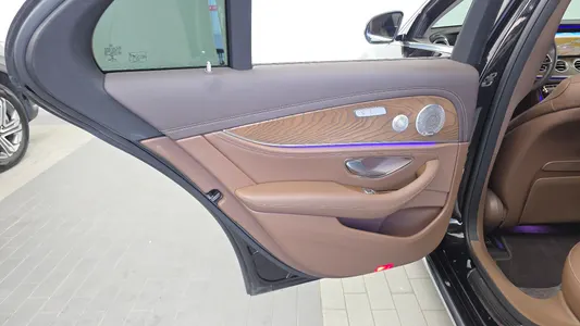 Mercedes-Benz E-Class W213 E300e 2019 25