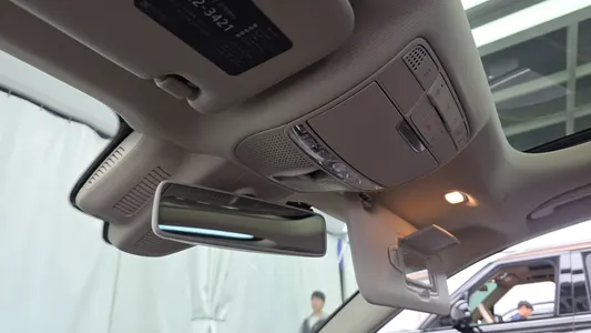 Mercedes-Benz E-Class W213 E300e 2019 26