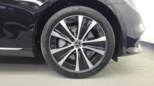 Mercedes-Benz E-Class W213 E300e 2019 21