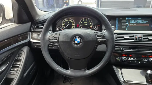 BMW 5 Series (F10) 528i 2012 13