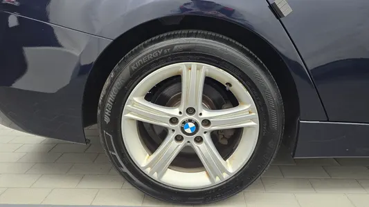 BMW 3 Series (F30) 320i 2013 5