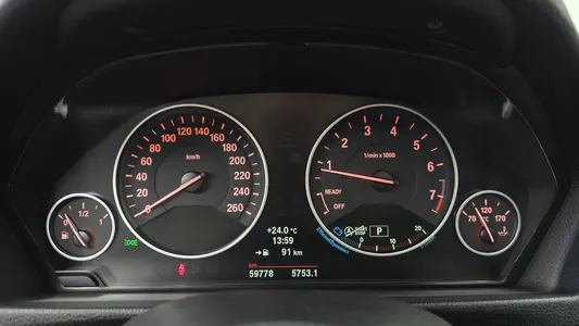BMW 3 Series (F30) 320i 2013 8