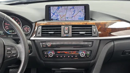 BMW 3 Series (F30) 320i 2013 14