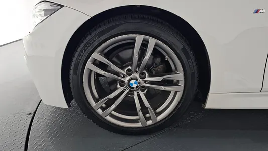 BMW 3 Series (F30) 320i M 2017 4