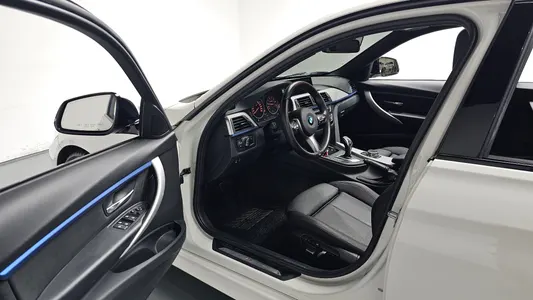 BMW 3 Series (F30) 320i M 2017 9