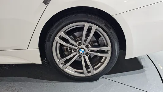 BMW 3 Series (F30) 320i M 2017 21