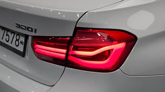 BMW 3 Series (F30) 320i M 2017 23