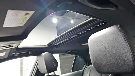 BMW 3 Series (F30) 320i M 2017 31
