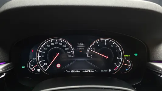 BMW 5 Series (G30) 530i xDrive M 2017 8
