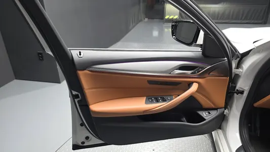 BMW 5 Series (G30) 530i xDrive M 2017 24